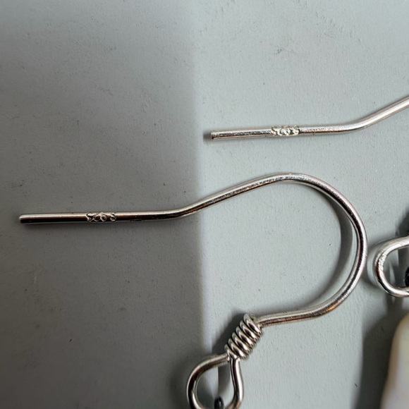 Vintage 925 Sterling Silver and Mother of Pearl Dangle Earrings - Picture 5 of 7